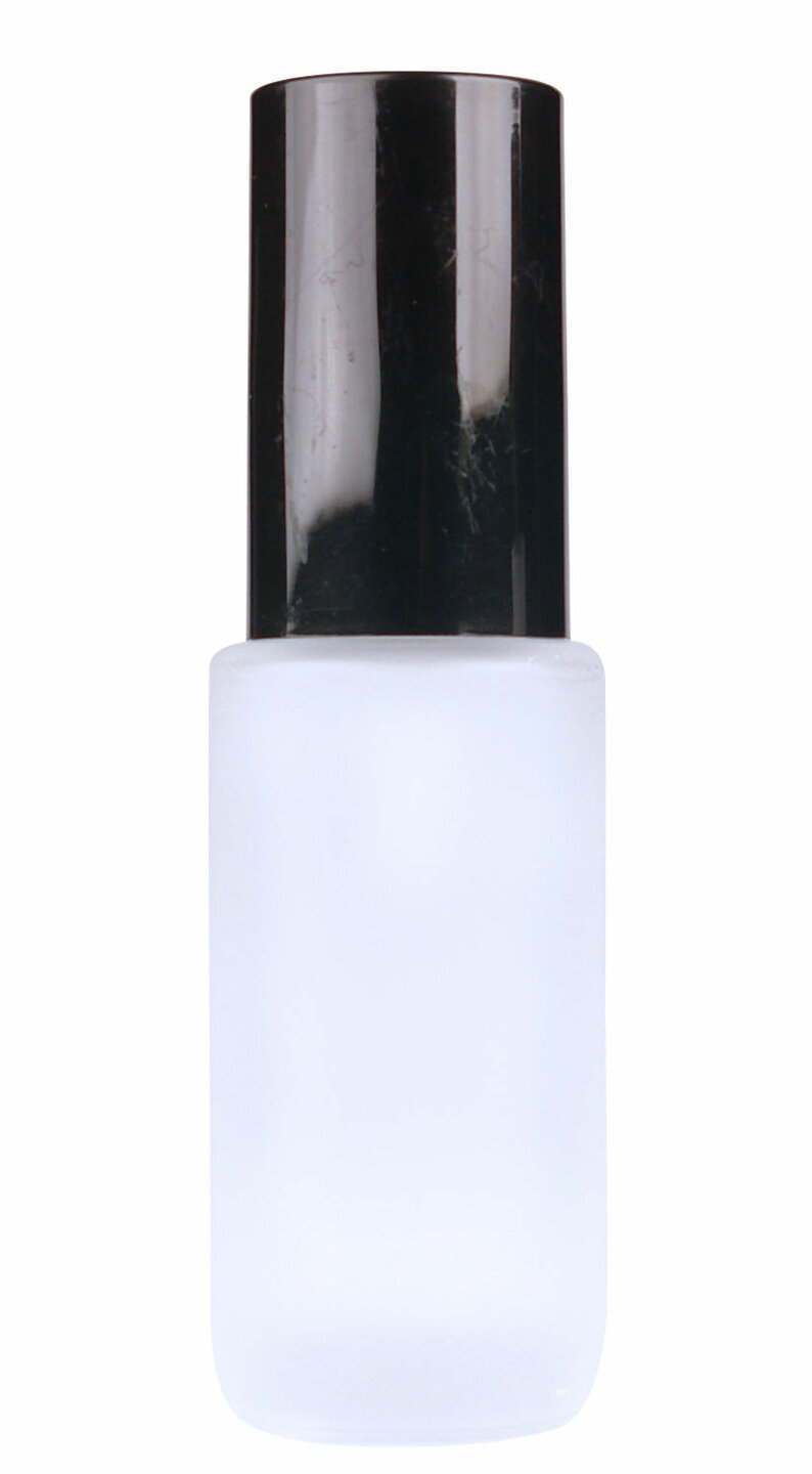 Glazen pompflesje 30 ml van mat glas met luxe doseerpomp en overcap.