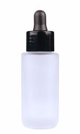Glazen skincare pipetflesje 30 ml van mat glas met luxe glazen druppelaar voor serum, olie en lotion.